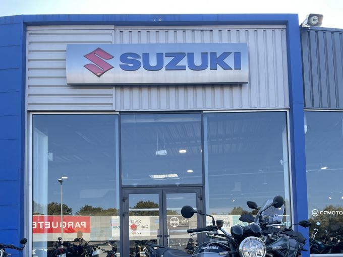 KAWASAKI Z 900 RS 4