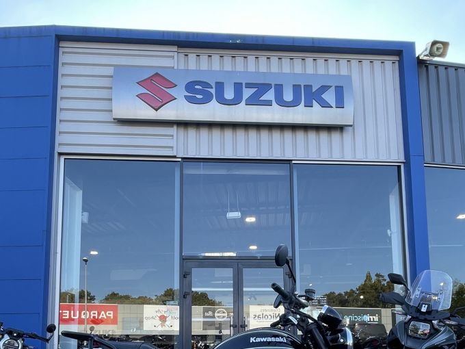 KAWASAKI Z 900 RS 4