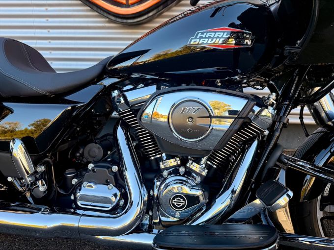 HARLEY-DAVIDSON TOURING ROAD GLIDE 1923 4