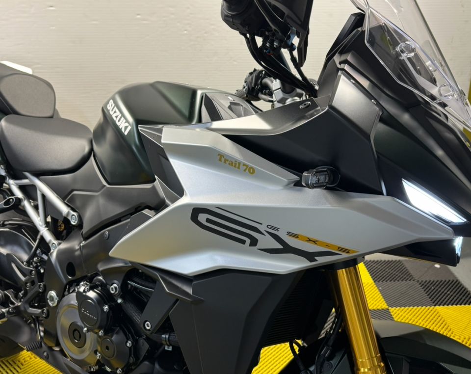 SUZUKI GSX-S 1000 GX 4