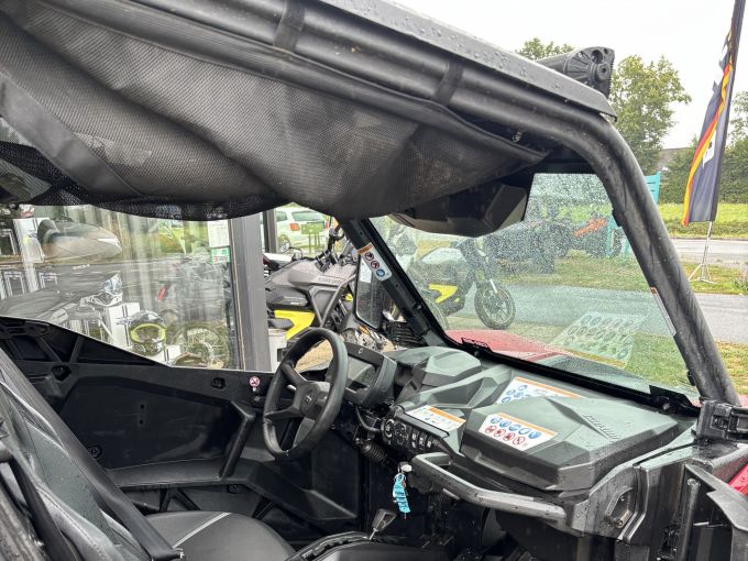 CAN-AM MAVERICK 4