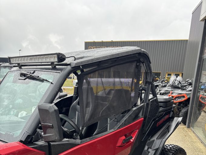 CAN-AM MAVERICK 4