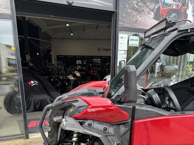 CAN-AM MAVERICK 4