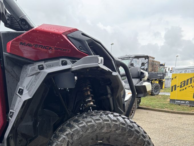 CAN-AM MAVERICK 4