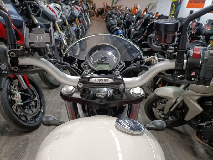 TRIUMPH STREET SCRAMBLER 900 4