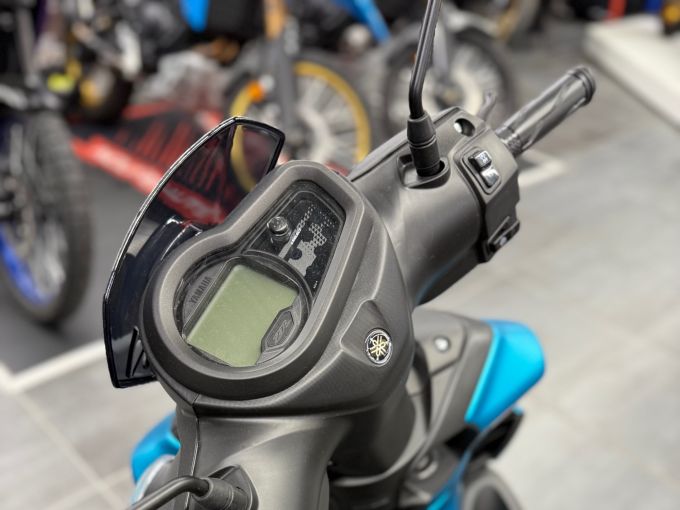 YAMAHA RayZR 125 4