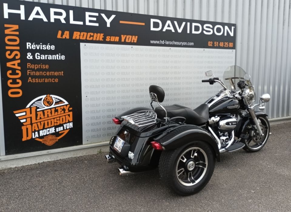 HARLEY-DAVIDSON TRIKE FREEWHEELER 1868 4