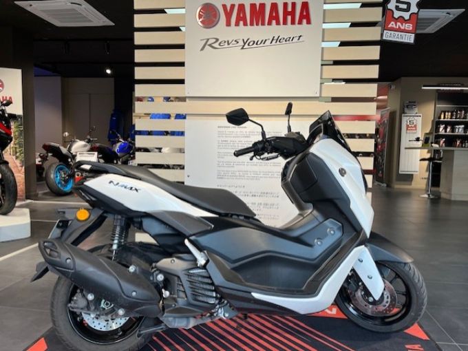 YAMAHA NMAX 125 4
