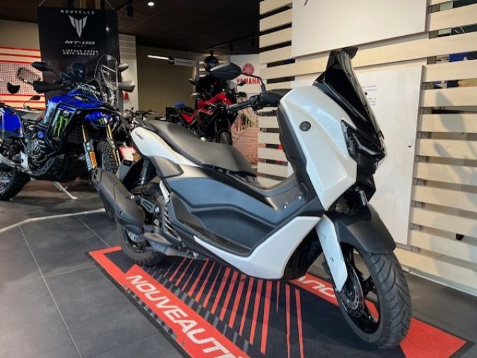 YAMAHA NMAX 125 4