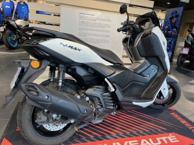 YAMAHA NMAX 125 4
