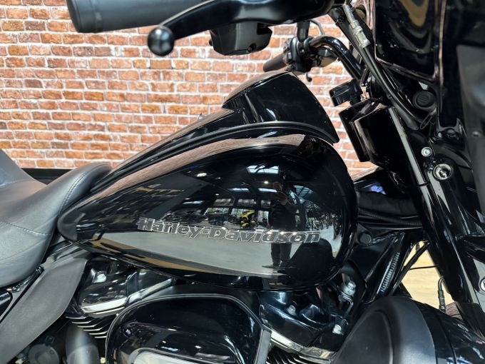 HARLEY-DAVIDSON TOURING ELECTRA GLIDE 1868 ULTRA LIMITED 4