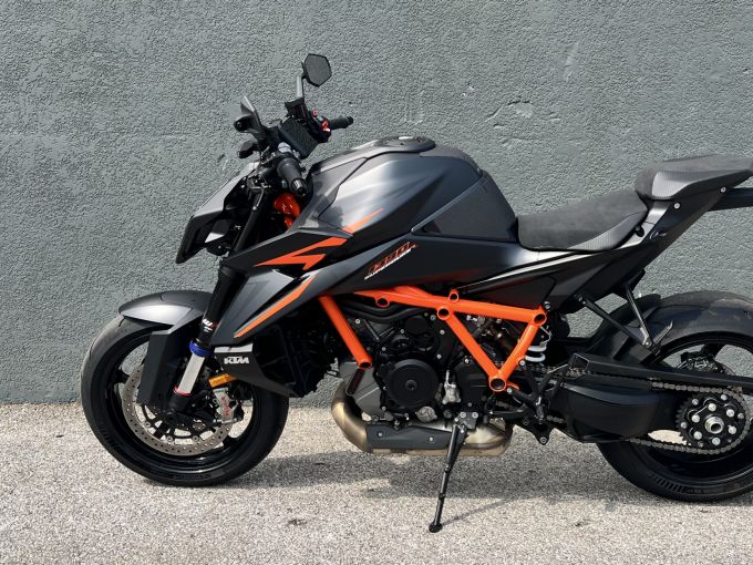 KTM 1390 SUPER DUKE R EVO 4