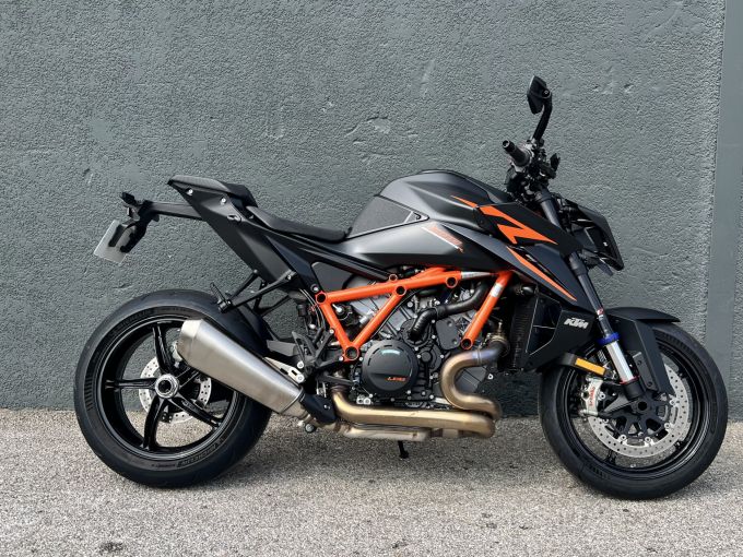 KTM 1390 SUPER DUKE R EVO 4