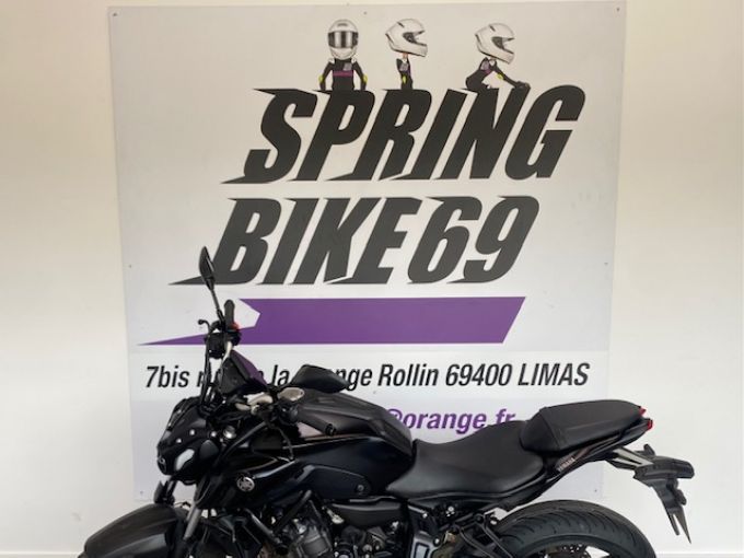 YAMAHA MT-07 (47.5CV) 4