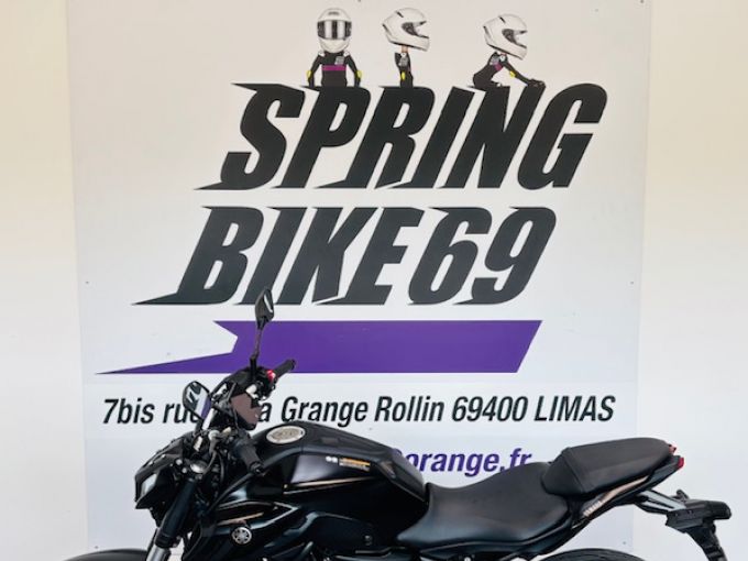 YAMAHA MT-07 (47.5CV) 4