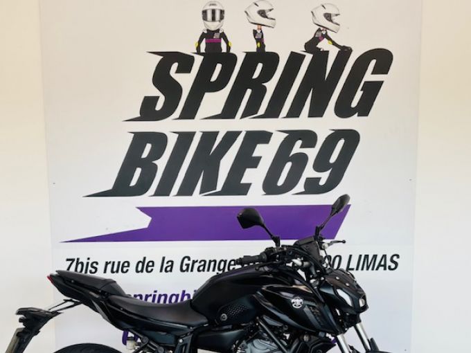 YAMAHA MT-07 (47.5CV) 4