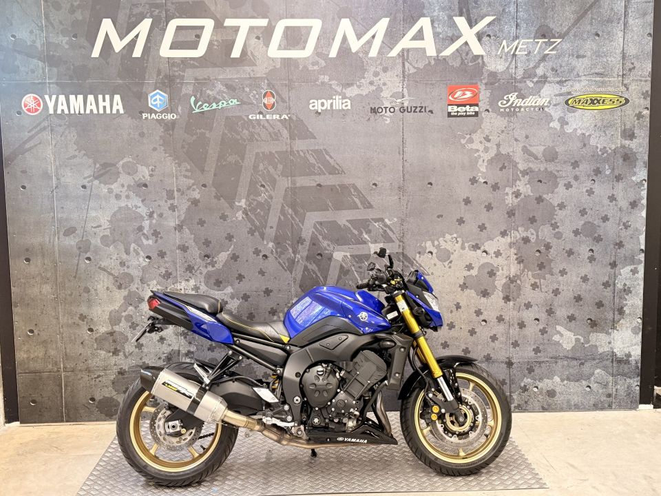 YAMAHA FZ8 R 4