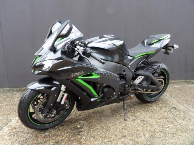 KAWASAKI ZX-10R 4