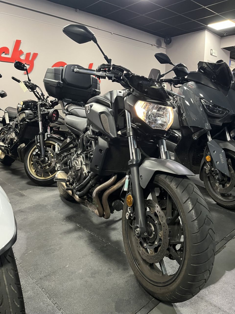 YAMAHA MT-07 (47.5CV) 4