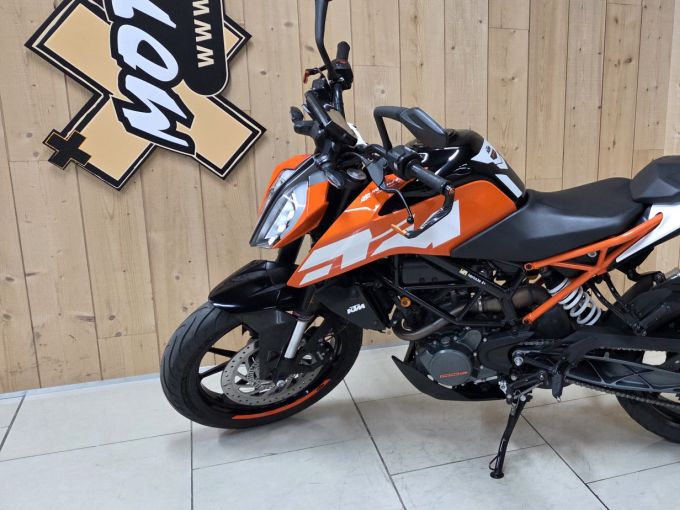 KTM 125 DUKE 4