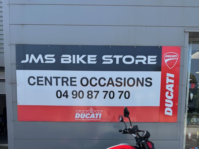 DUCATI Scrambler 800 Icon Red 4