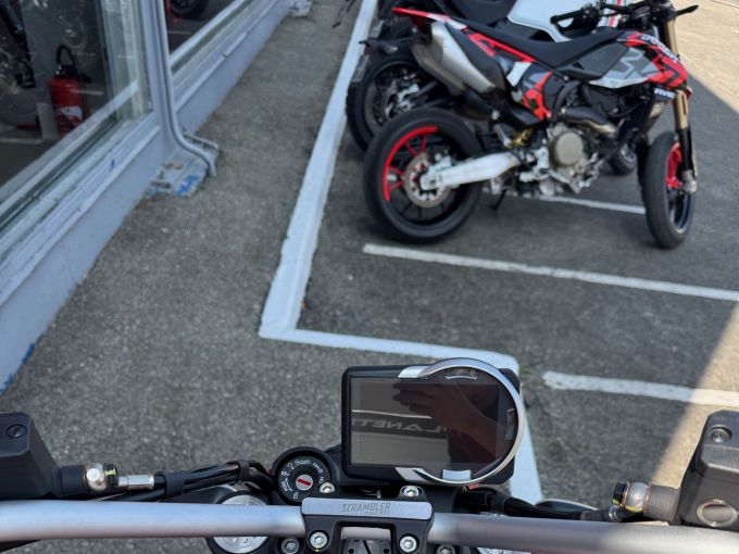 DUCATI Scrambler 800 Icon Red 4