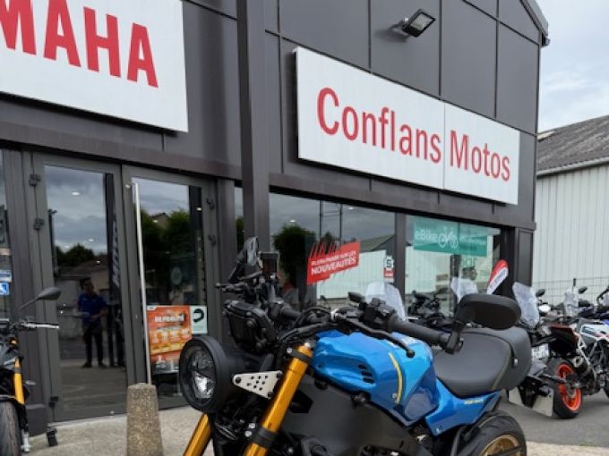 YAMAHA XSR 900 4