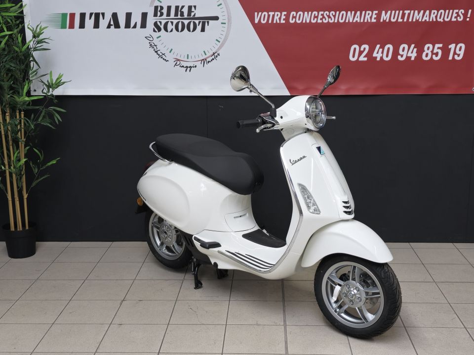 VESPA PRIMAVERA 50 4