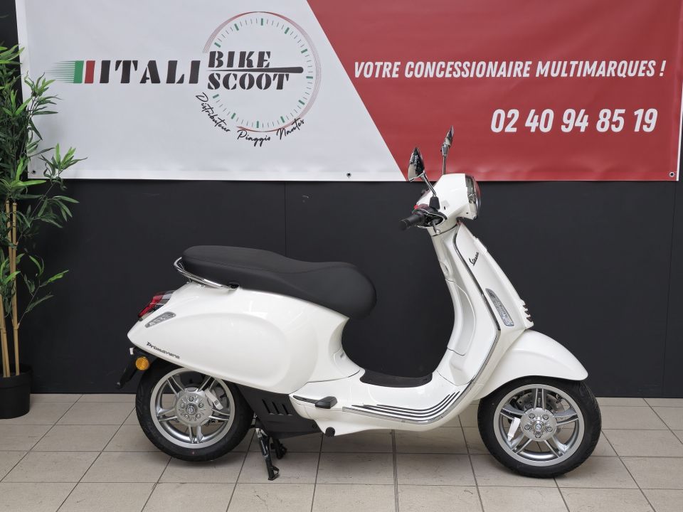 VESPA PRIMAVERA 50 4