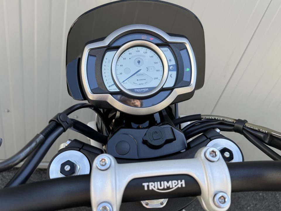 TRIUMPH SCRAMBLER 1200 XC 4