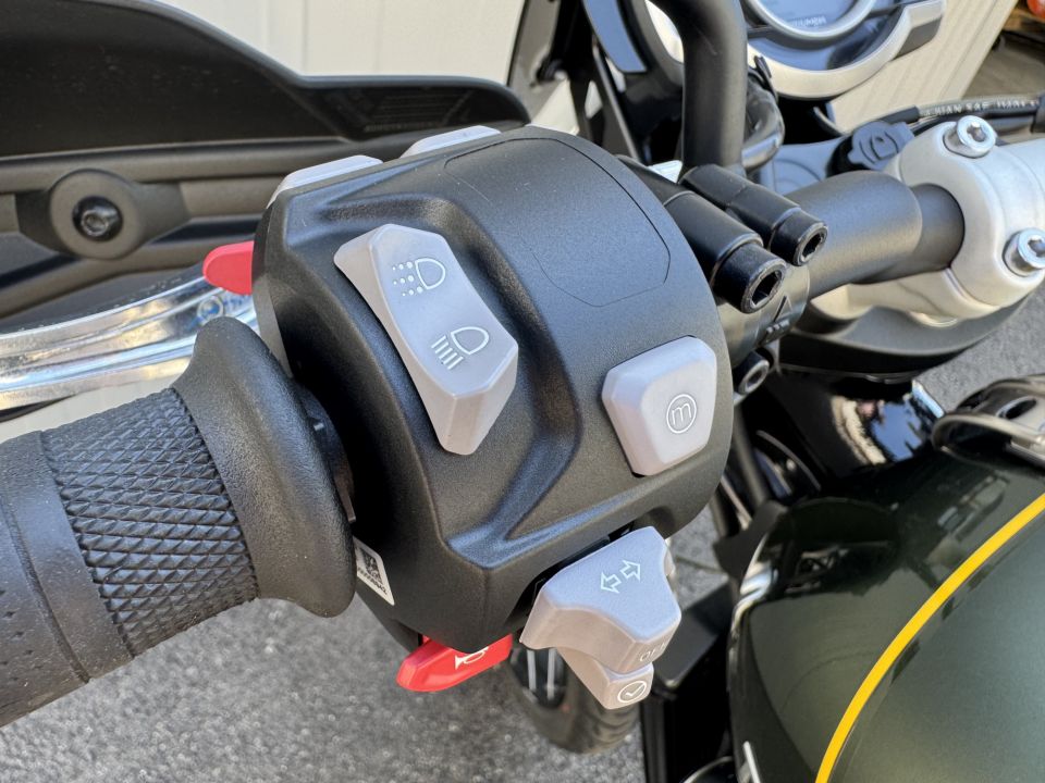 TRIUMPH SCRAMBLER 1200 XC 4