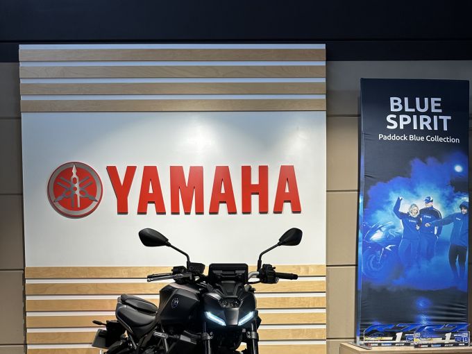 YAMAHA MT-07 Y-AMT 4