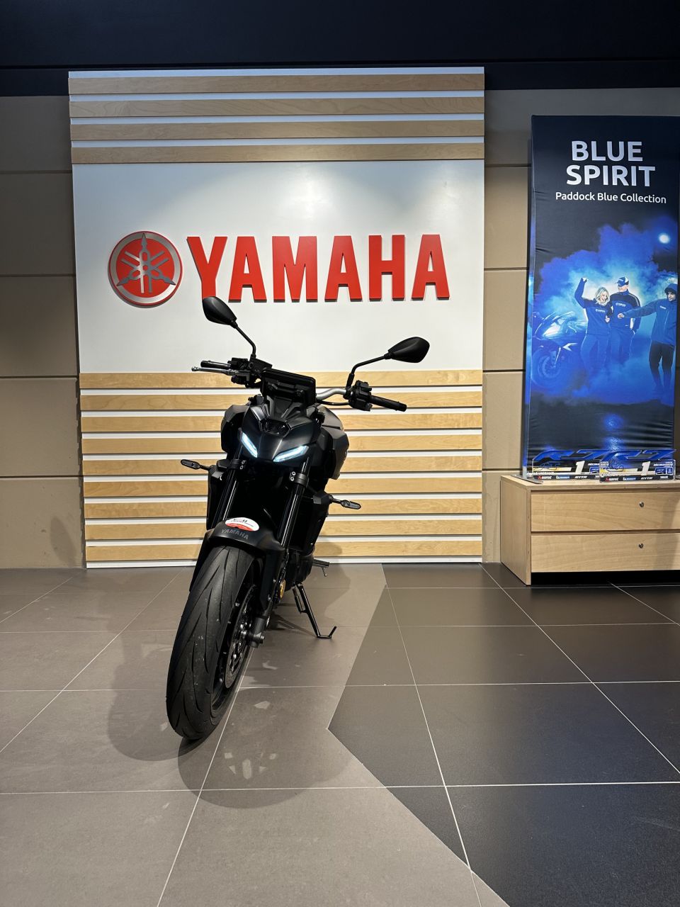 YAMAHA MT-07 Y-AMT 4