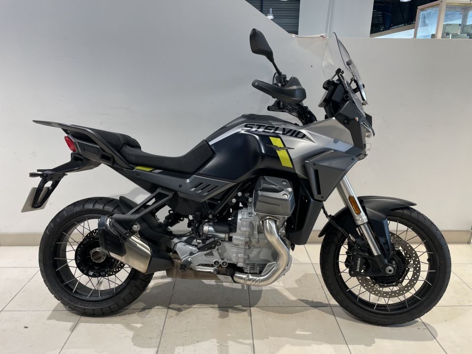 MOTO GUZZI STELVIO 4