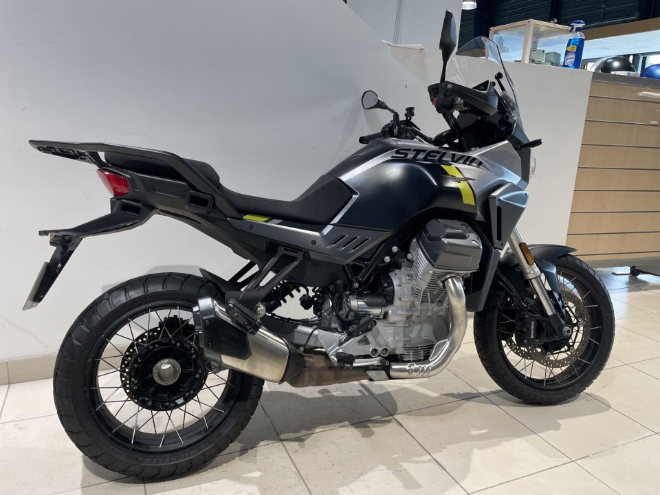 MOTO GUZZI STELVIO 4