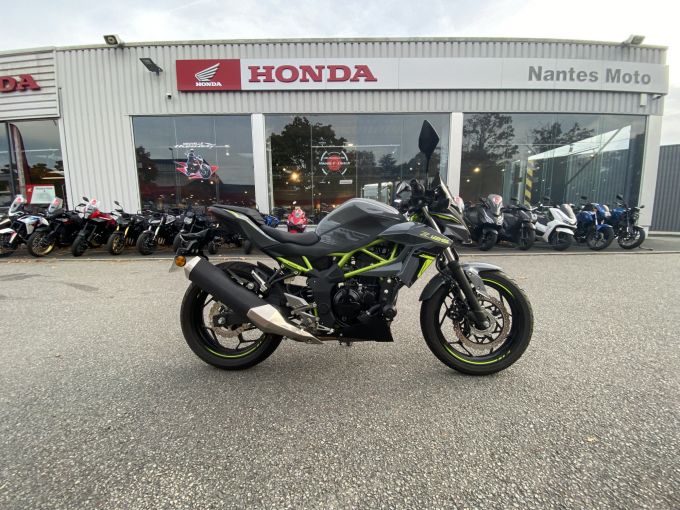 KAWASAKI Z125 4