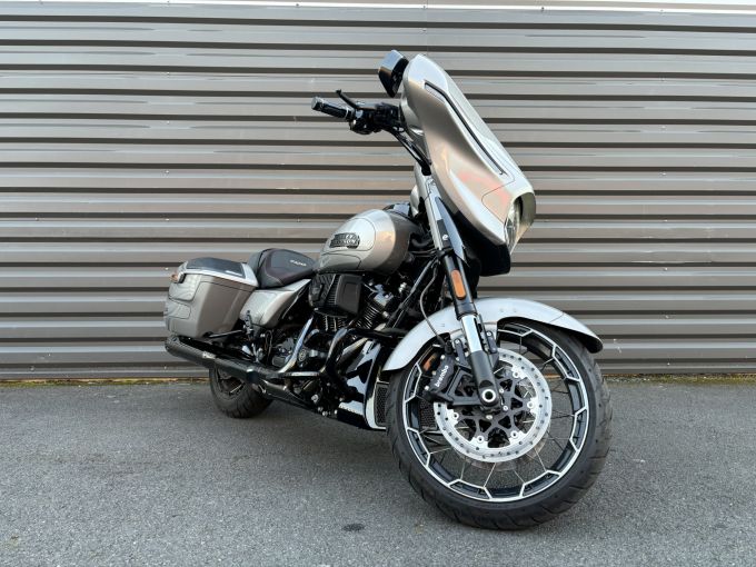 HARLEY-DAVIDSON TOURING STREET GLIDE 1977 CVO  4