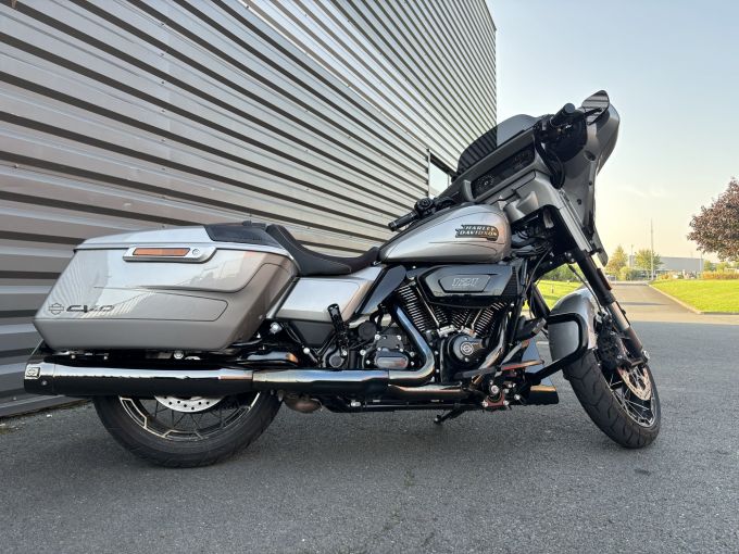 HARLEY-DAVIDSON TOURING STREET GLIDE 1977 CVO  4