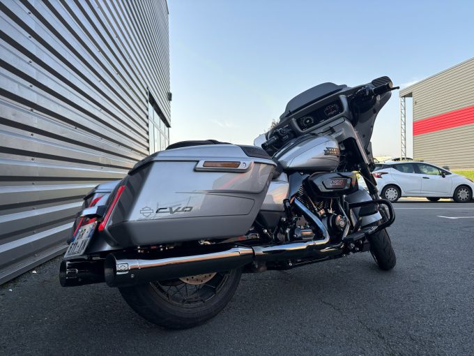 HARLEY-DAVIDSON TOURING STREET GLIDE 1977 CVO  4