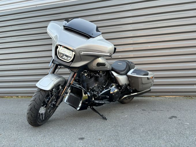 HARLEY-DAVIDSON TOURING STREET GLIDE 1977 CVO  4