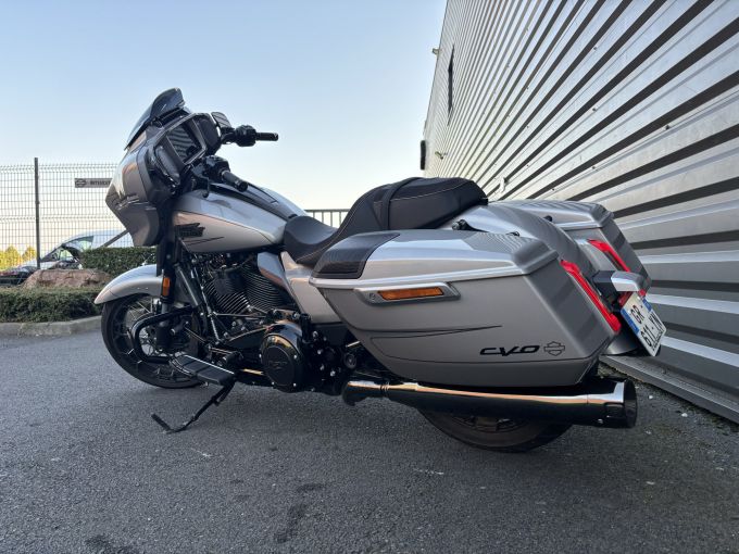 HARLEY-DAVIDSON TOURING STREET GLIDE 1977 CVO  4