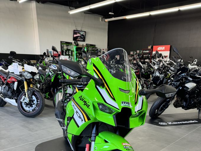 KAWASAKI ZX-10R 4
