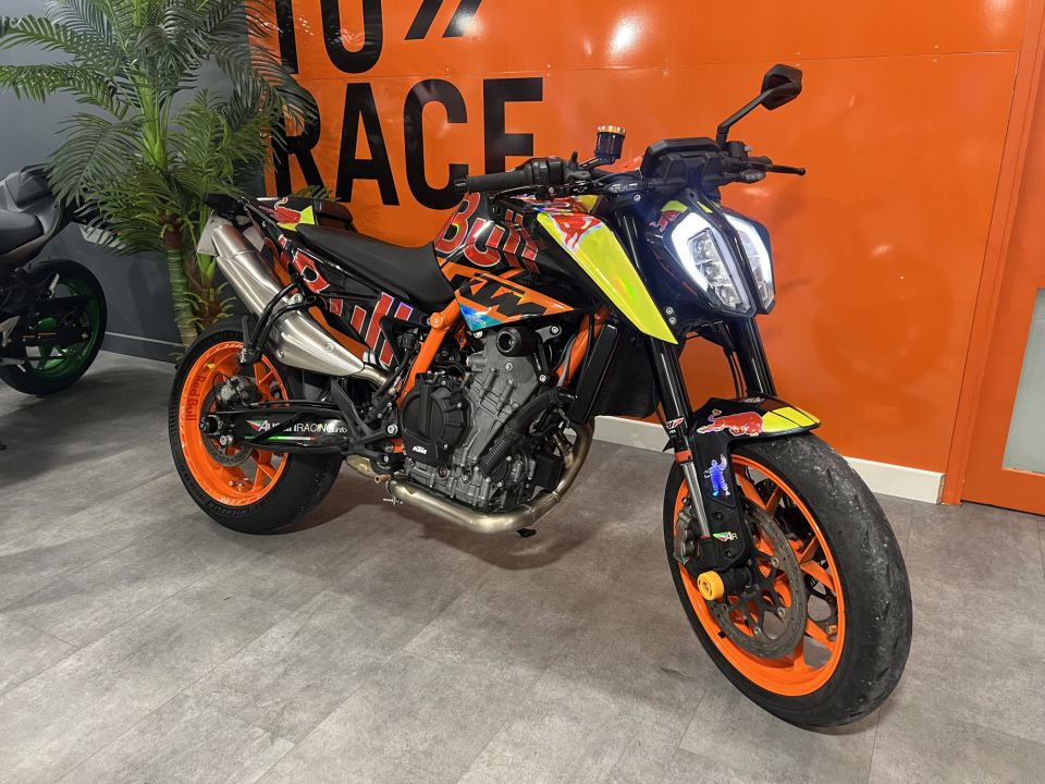 KTM 890 DUKE R 4
