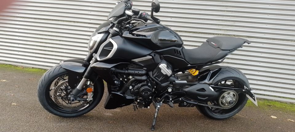 DUCATI DIAVEL V4 4