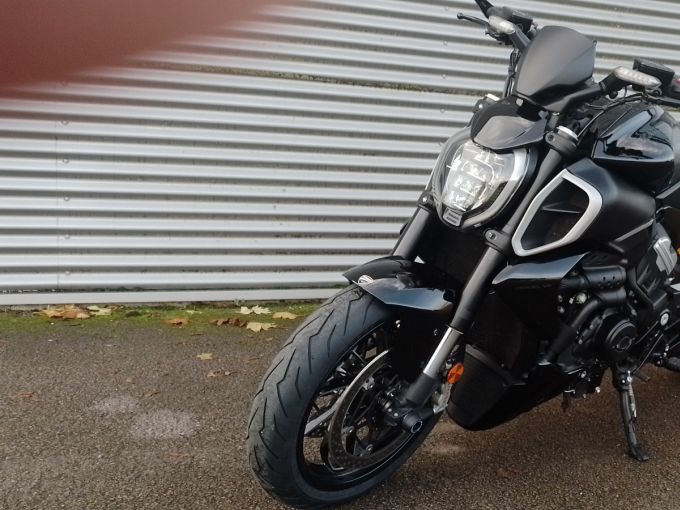 DUCATI DIAVEL V4 4