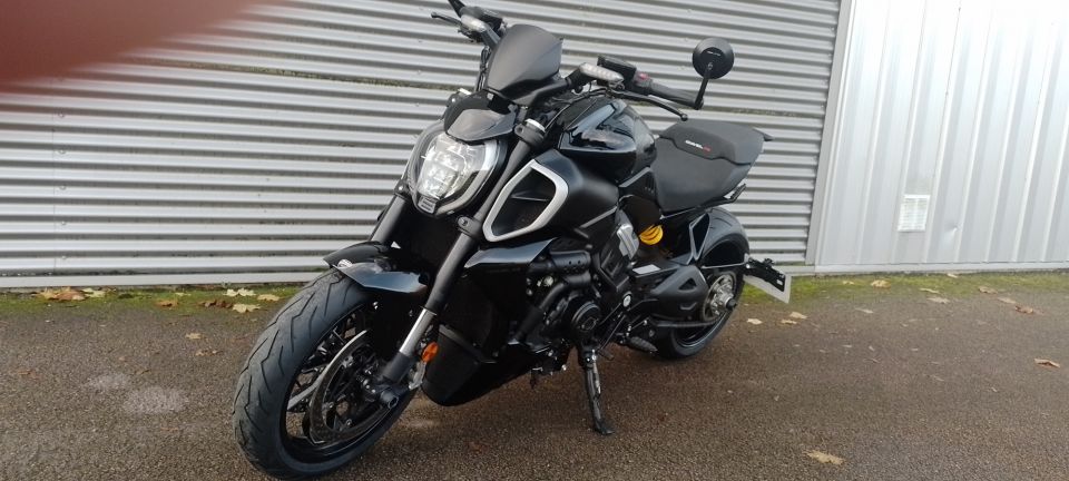 DUCATI DIAVEL V4 4