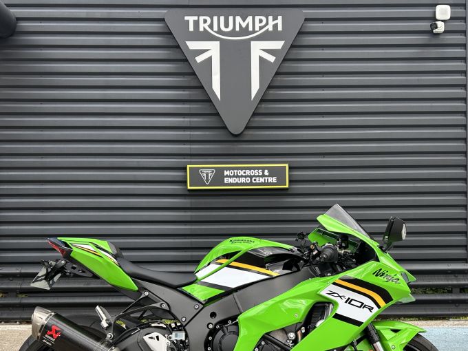 KAWASAKI ZX-10R 4