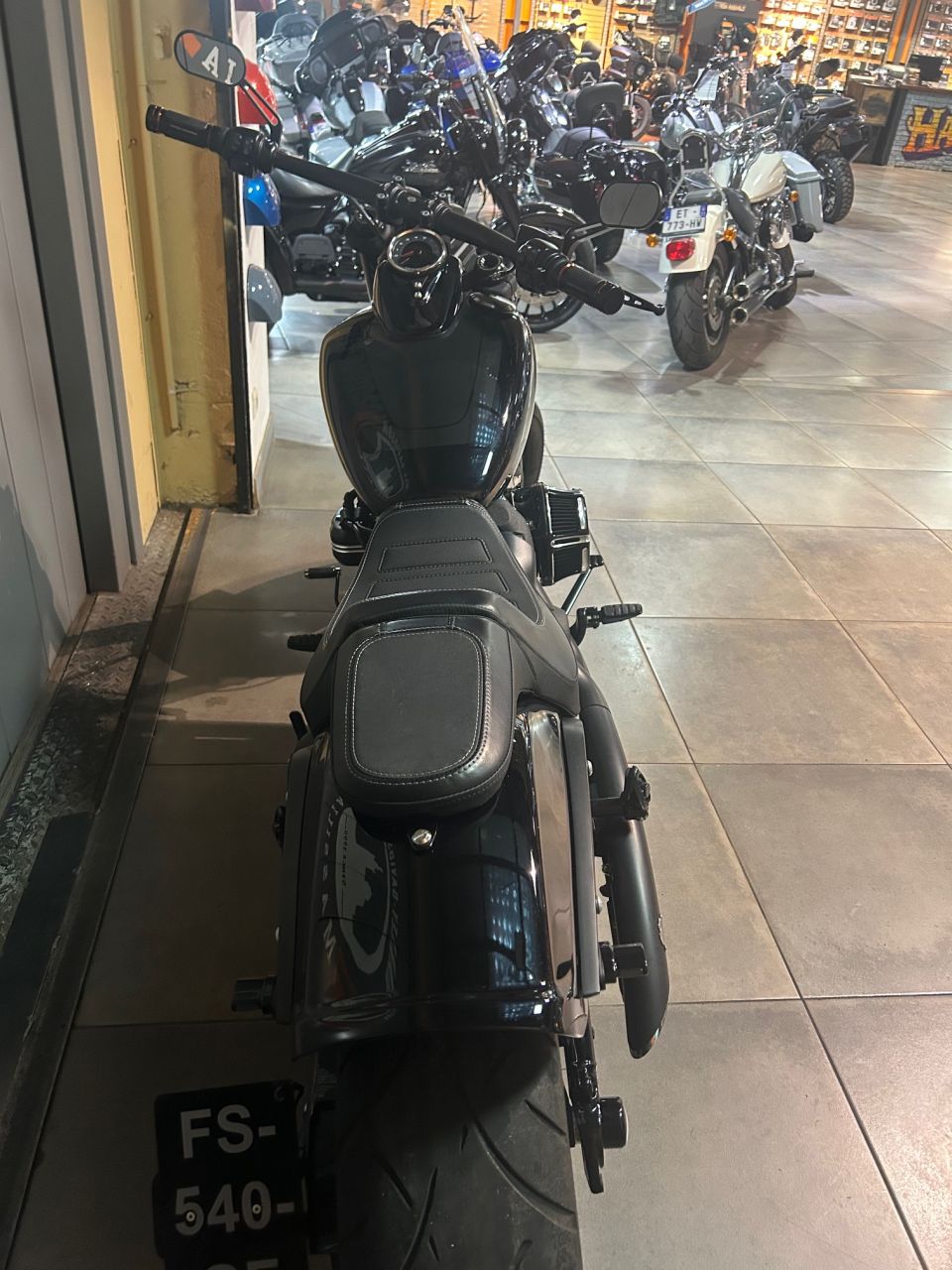 HARLEY-DAVIDSON SOFTAIL FAT BOB 1745 4