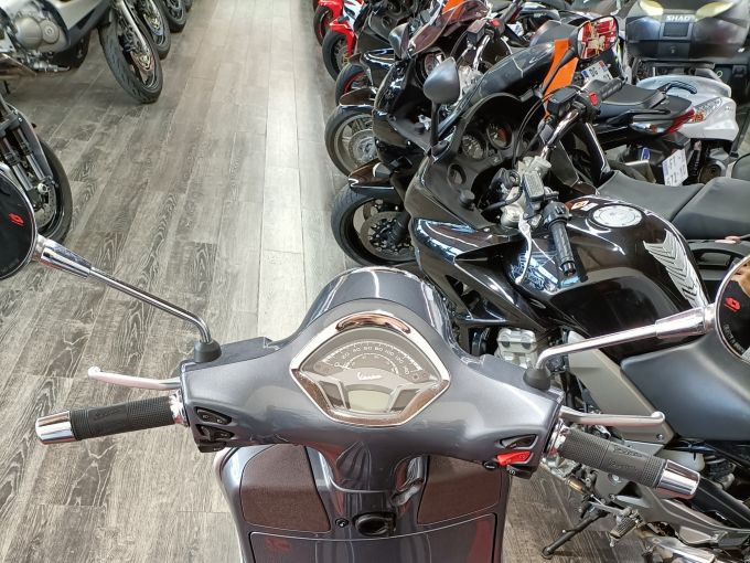 VESPA GTS 300 4