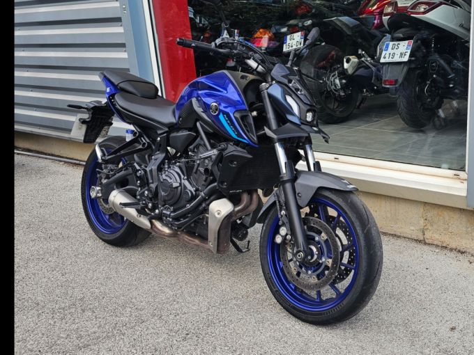 YAMAHA MT-07 (47.5CV) 4